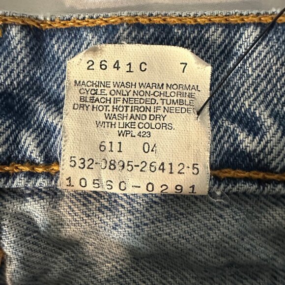Levi’s Vintage 560 Waist 26 inches Inseam 28 inches Loose fit Straight Leg 1991 - Picture 11 of 11